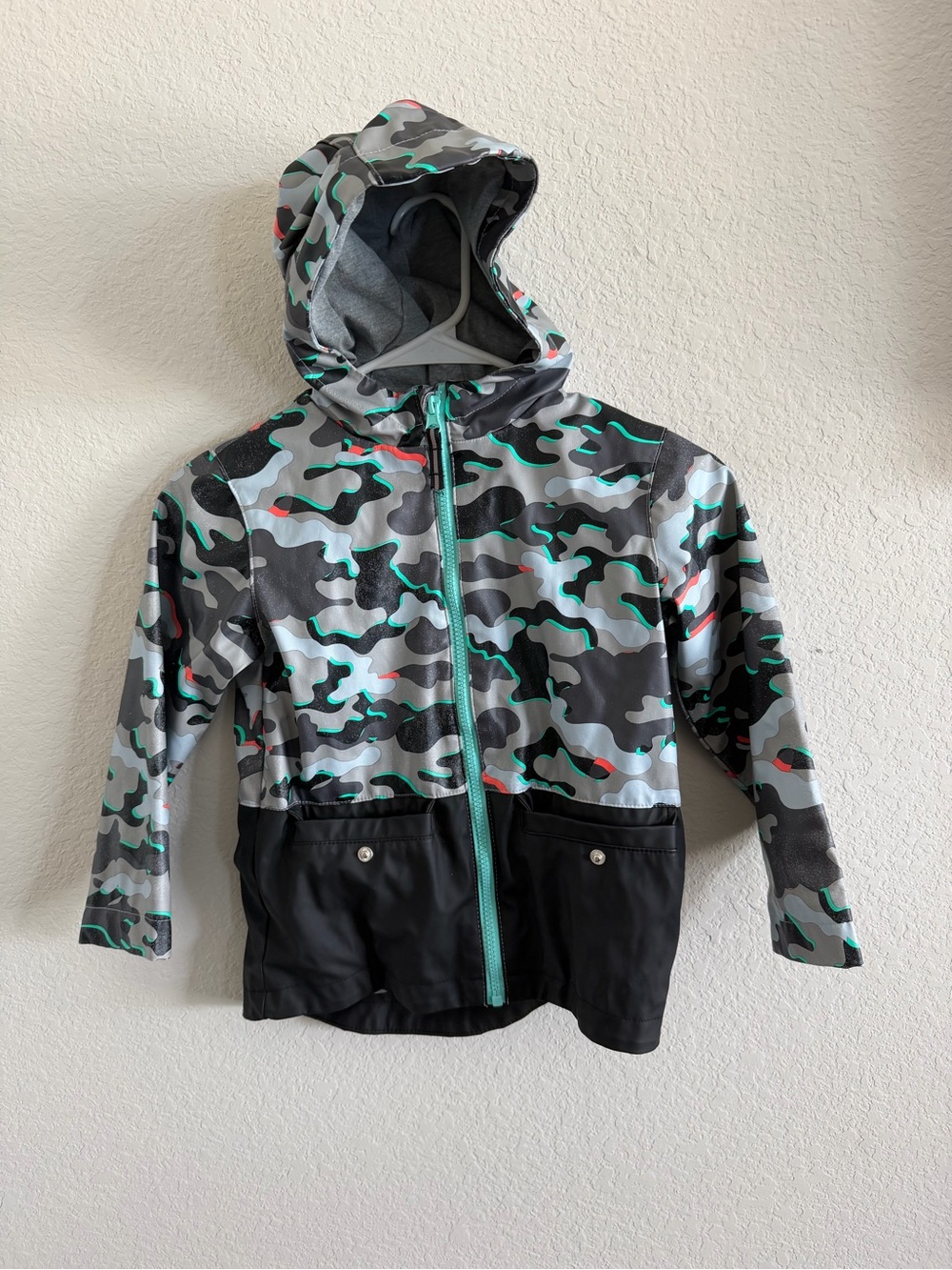 Cat & Jack Kids' Hooded Swim Rashguard - Gray Camo with Teal and Red Accents